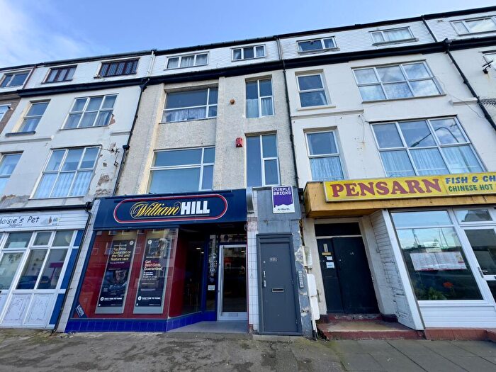 2 Bedroom Flat For Sale In Flat, Marine Road, Pensarn, Conwy, LL22