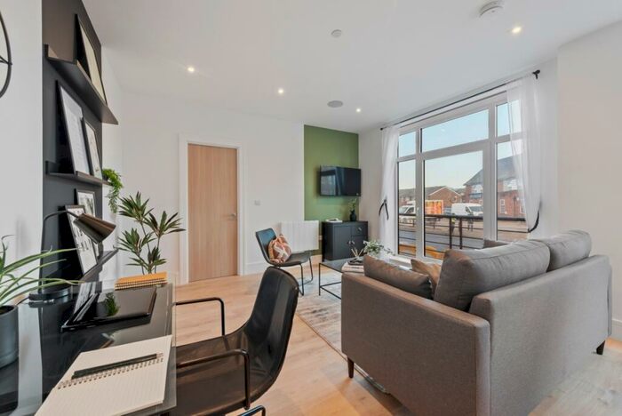 1 Bedroom Apartment To Rent In Syward Place, - Pycrroft Road, Chertsey, KT16