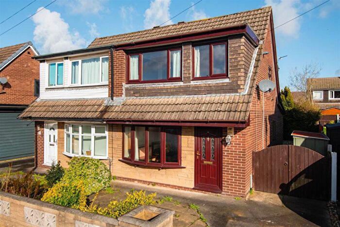 3 Bedroom Semi Detached House For Sale In Hazelwood Close, Leyland, PR25