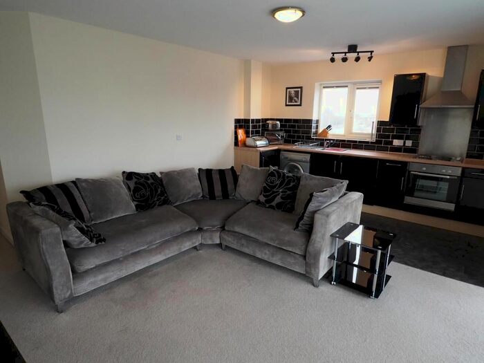 2 Bedroom Flat To Rent In Old Harbour Court, Tradewinds, Wincolmlee, Hull, East Yorkshire, HU2