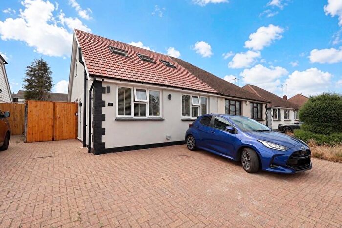 4 Bedroom Semi-Detached Bungalow For Sale In Vernon Close, Orpington, BR5