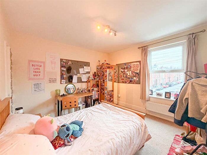 4 Bedroom House To Rent In Bruce Road, Sheffield, S11