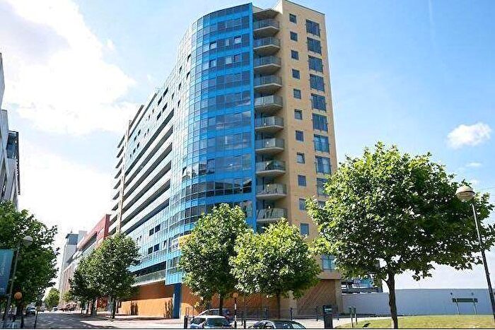 2 Bedroom Flat To Rent In Westgate Apartments, Western Gateway, Royal Victoria Docks, ExCel, London, E16