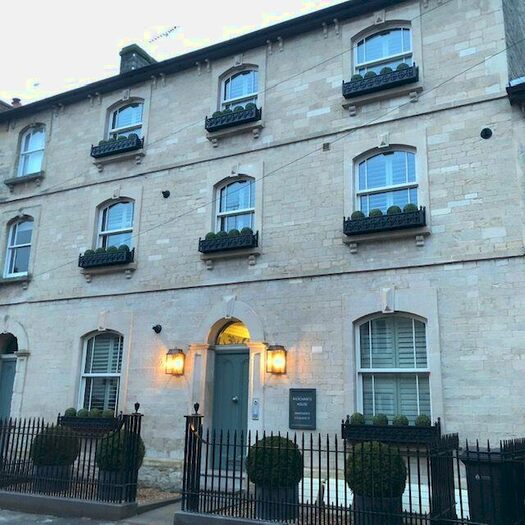 1 Bedroom Flat To Rent In Merchants House, GL7