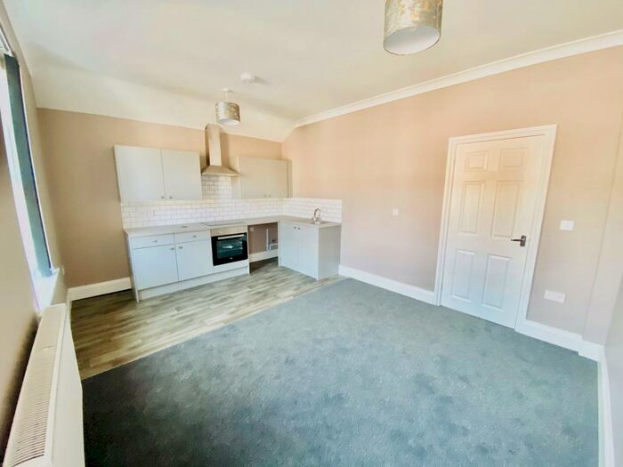 2 Bedroom Flat To Rent In Amherst Crescent, Barry, CF62