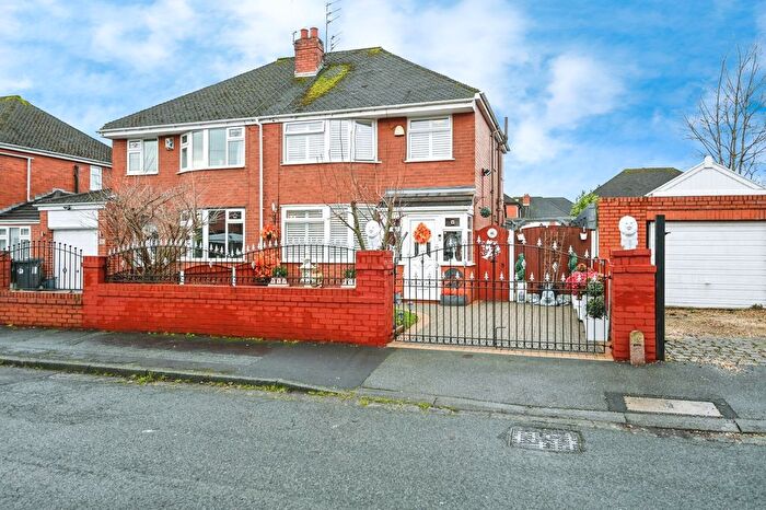 3 Bedroom Semi Detached House For Sale In Lynham Avenue, Great Sankey, Warrington, Cheshire, WA5