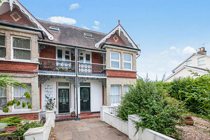 1 Bedroom Flat To Rent In London Road, Redhill, RH1