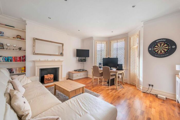 2 Bedroom Flat To Rent In Delaware Road, Maida Vale, London, W9