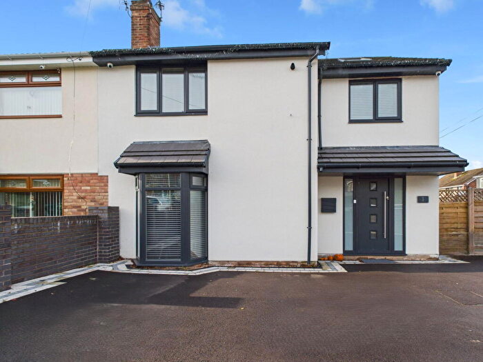 3 Bedroom Semi Detached House For Sale In Roseland Close, Liverpool, L31