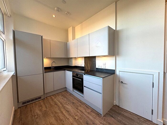 1 Bedroom Flat To Rent In London Road, Staines-Upon-Thames, TW18