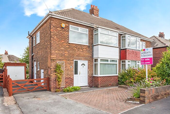 3 Bedroom Semi-Detached House For Sale In Ullswater Close, Hanging Heaton, Dewsbury, WF12