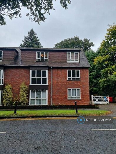 2 Bedroom Flat To Rent In Cokes Lane, Amersham, HP7