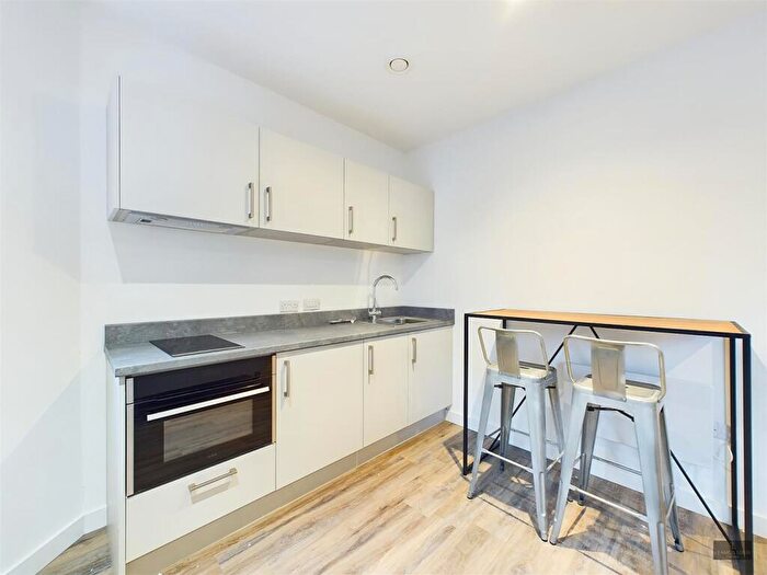 1 Bedroom Flat To Rent In New North Road, Exeter, EX4