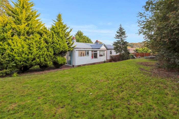 3 Bedroom Detached Bungalow For Sale In Trolliloes, Hailsham, BN27