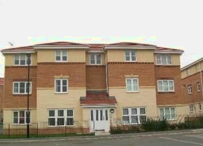 2 Bedroom Flat To Rent In Shining Bank, Sheffield S13