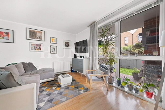 1 Bedroom Flat For Sale In Birdsmouth Court, London, N15