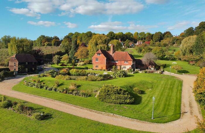 5 Bedroom Detached House For Sale In Wierton Hill, Boughton Monchelsea, Kent, ME17