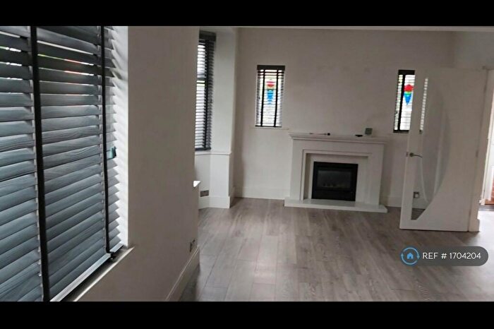 3 Bedroom Detached House To Rent In Birchfield Road, Stockport, SK3