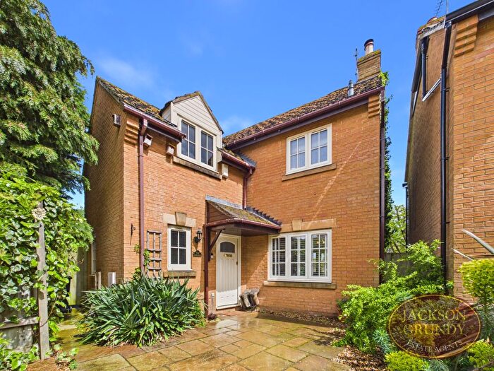 4 Bedroom Detached House For Sale In Middle Street, Nether Heyford, NN7