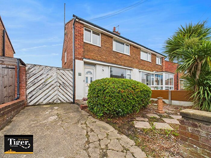 3 Bedroom Semi-detached House For Sale In Holbeck Avenue, Blackpool, FY4