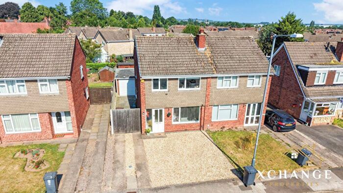 3 Bedroom Semi-Detached House For Sale In Crowhill Road, Nuneaton, CV11