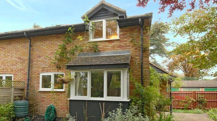 1 Bedroom Cluster House To Rent In Byron Close, Twyford, RG10