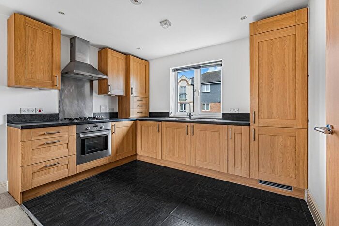 1 Bedroom Flat To Rent In Bowes Road, Staines, TW18