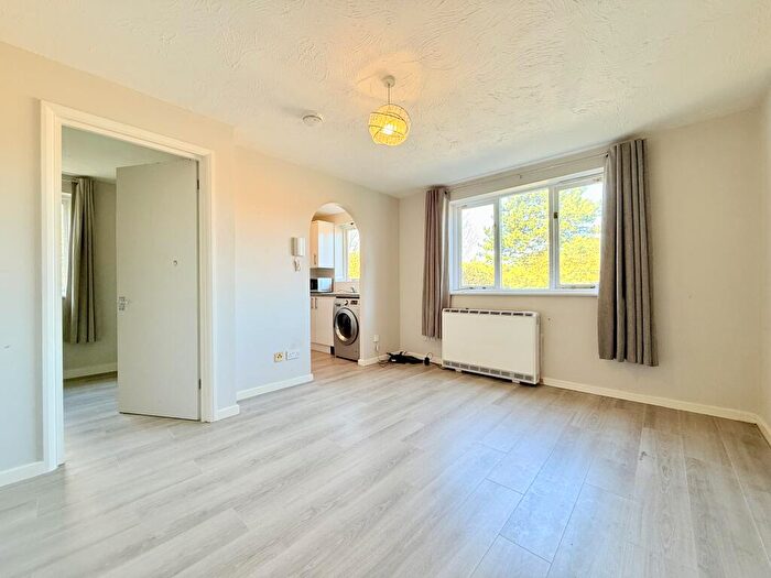 1 Bedroom Apartment To Rent In Cumberland Place, Catford, SE6
