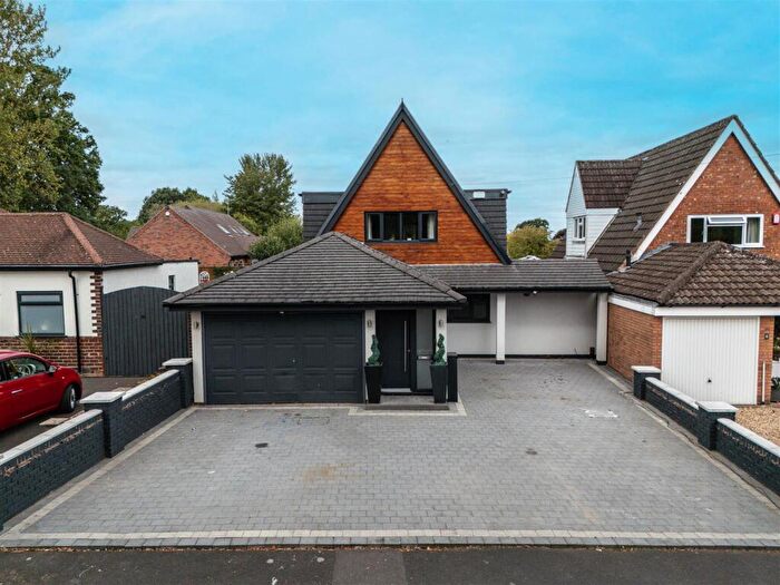3 Bedroom Detached House For Sale In Silver Street, Wythall, Birmingham, B47