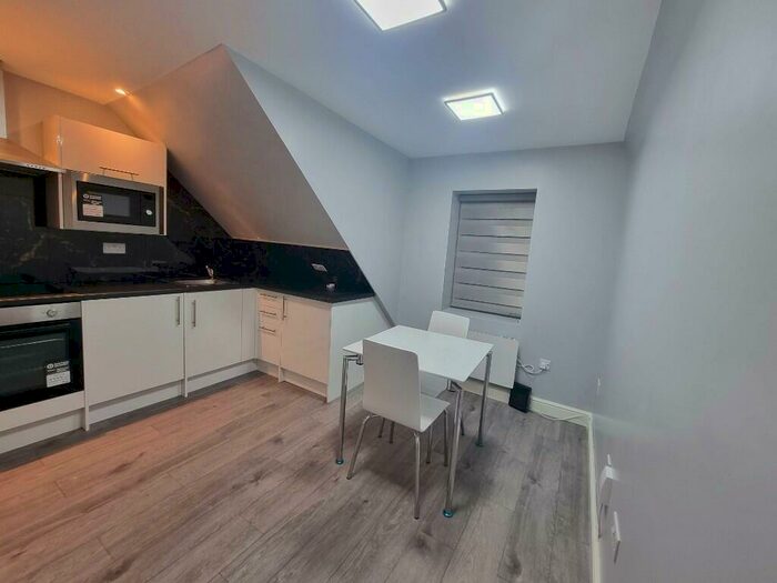 1 Bedroom Flat To Rent In The Burroughs, London, NW4