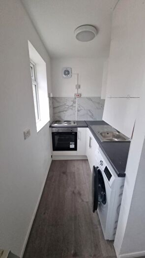 Terraced House To Rent In Clewer Crescent, Harrow, HA3