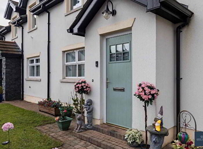 3 Bedroom Semi-Detached House For Sale In Iveagh Court, Blackskull, BT25