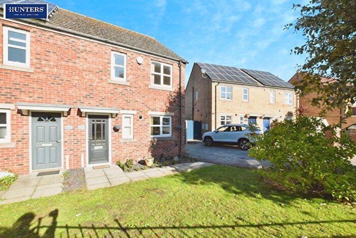 3 Bedroom Semi-detached House For Sale In Abbots Road, Scunthorpe, DN17
