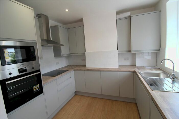 2 Bedroom Flat To Rent In Fairfield Crescent, Edgware, HA8