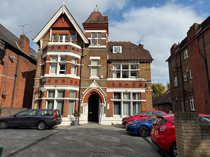 1 Bedroom Flat To Rent In North Common Road, Ealing, W5