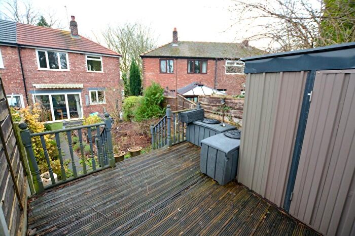 3 Bedroom Semi Detached House For Sale In Dale View, Denton, M34
