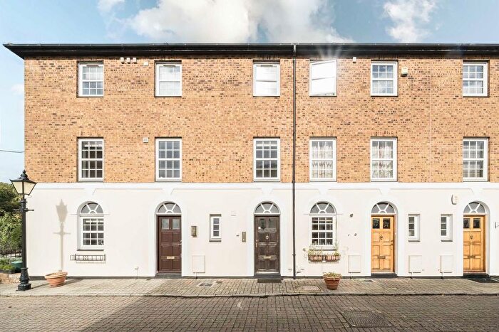 2 Bedroom Flat To Rent In Copenhagen Gardens, London, W4