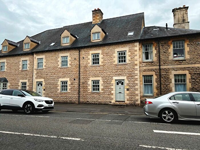 1 Bedroom Flat To Rent In London Road, Cirencester, Gloucestershire, GL7