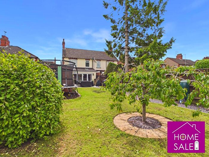 3 Bedroom Semi-Detached House For Sale In Purvis Road, Rushden, NN10