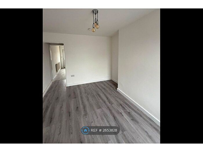 2 Bedroom Terraced House To Rent In Victoria Crescent, Burton-On-Trent, DE14