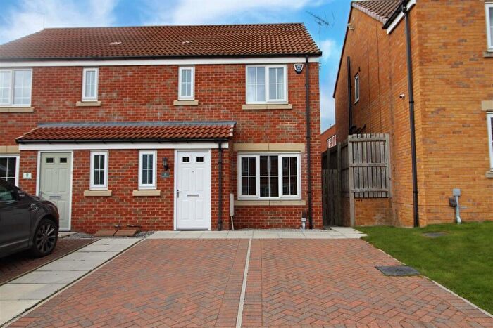 3 Bedroom Semi Detached House To Rent In Station View, Morley, LS27