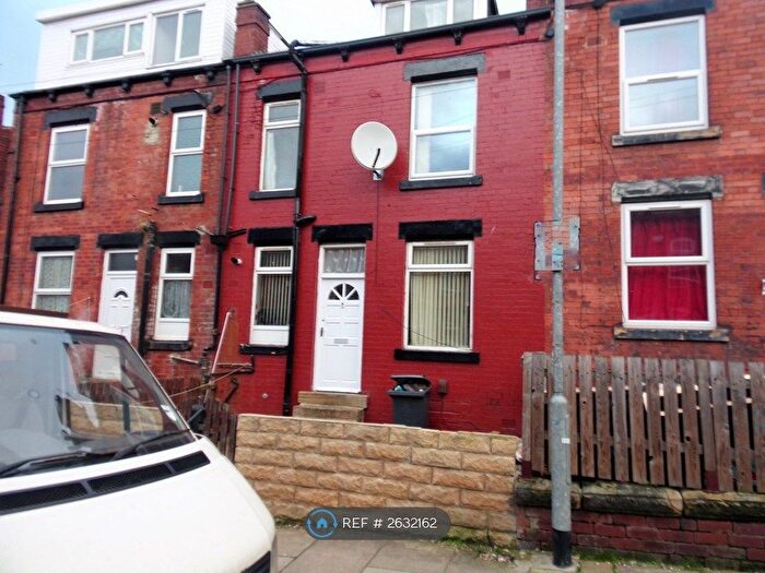 2 Bedroom Terraced House To Rent In Bayswater Mount, Leeds, LS8