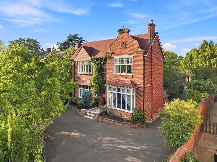5 Bedroom Detached House For Sale In Hillmorton Road, Rugby, Warwickshire, CV22