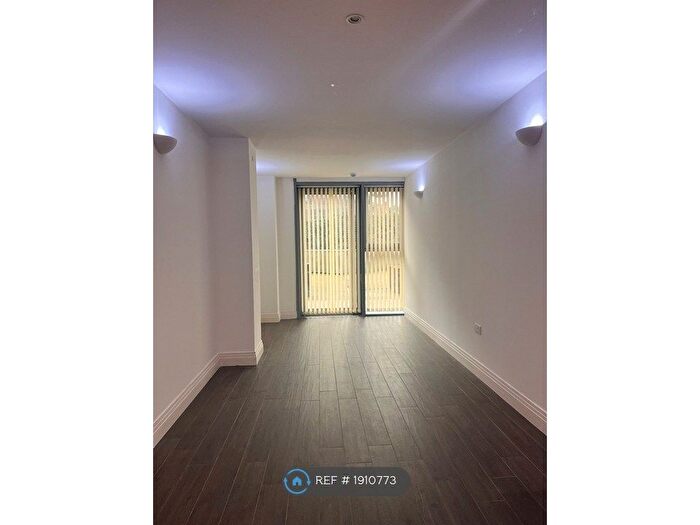 1 Bedroom Flat To Rent In Wilmington Close, Watford, WD18