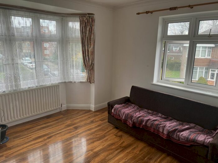 2 Bedroom Maisonette To Rent In Chestnut Avenue, Sudbury, Wembley, HA0