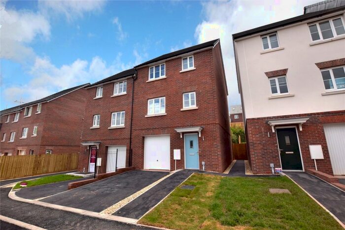 4 Bedroom Garage / Parking To Rent In Tithe Barn, Exeter, Devon, EX1