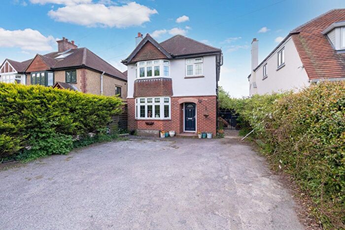 4 Bedroom Detached House For Sale In Windsor Road, Maidenhead, SL6