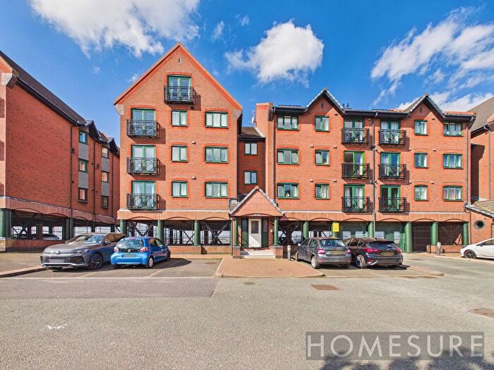2 Bedroom Flat For Sale In South Ferry Quay, Liverpool, L3
