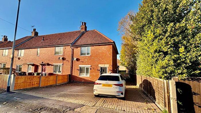 3 Bedroom End Of Terrace House For Sale In Shelley Drive, Lincoln, LN2