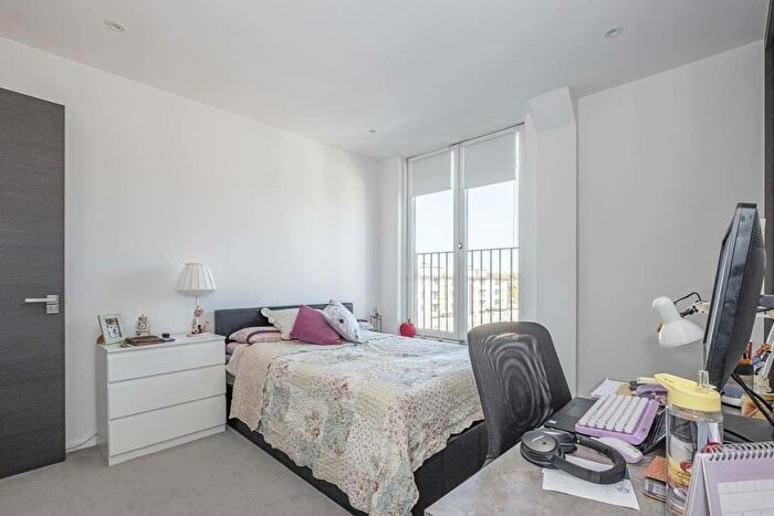 2 Bedroom Flat To Rent In Canterbury House, NW6